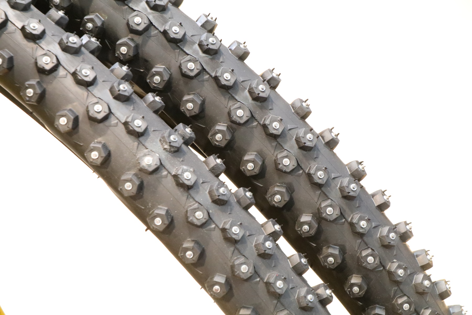 スパイクタイヤのご案内(SCHWALBE ICE SPIKER他) スパイクタイヤのご案内(SCHWALBE ICE SPIKER他)