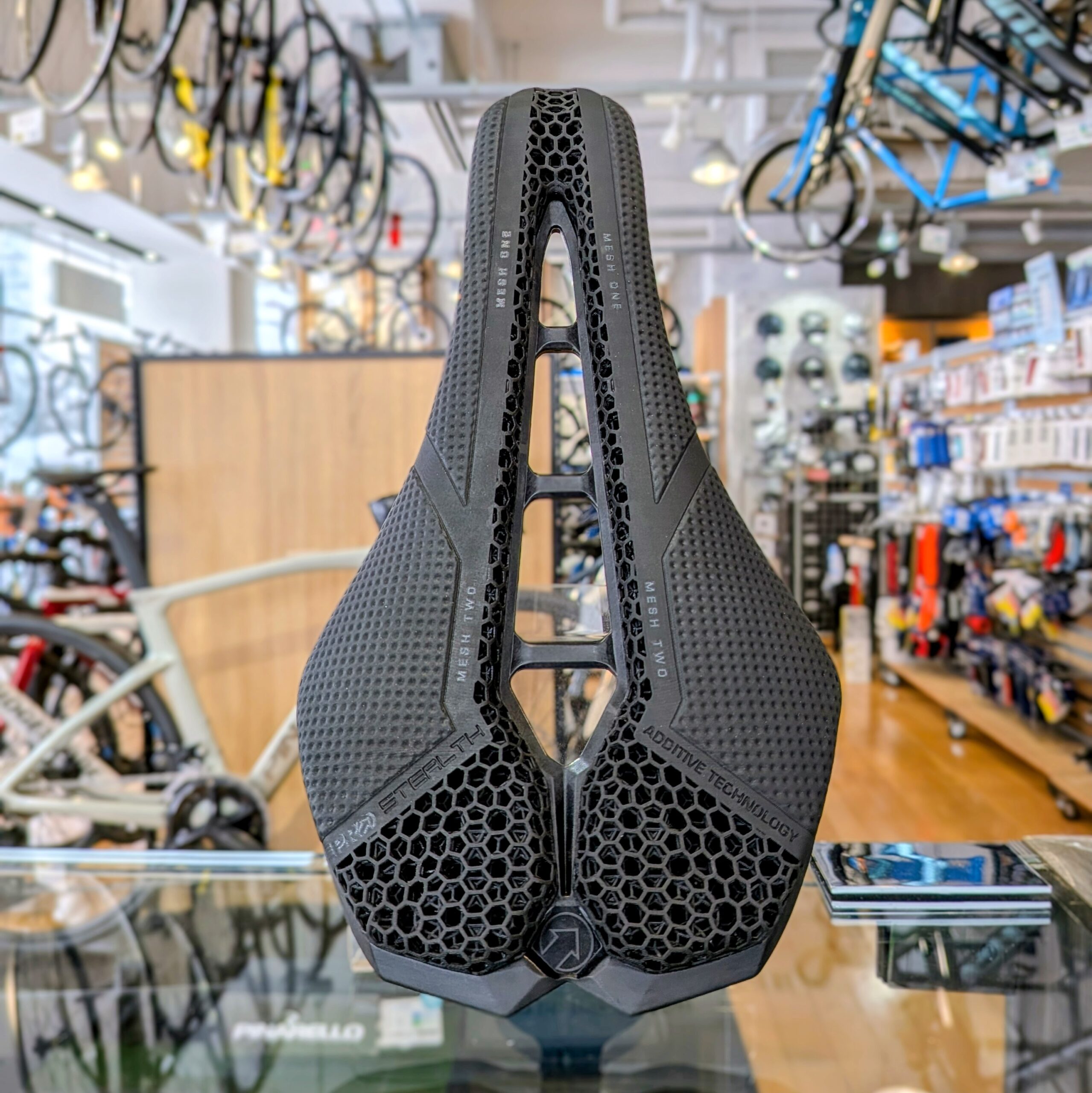 k*d様 3Dサドル 245x143mm 穴無し 新入荷！PRO STEALTH 3D サドル - ノースバイシクル北海道